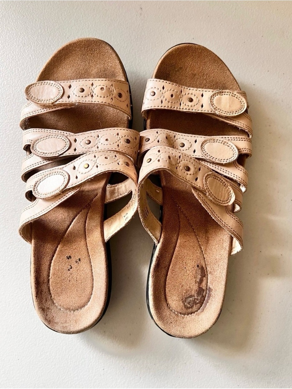 Clarks Leisa Cacti Open Toe Sandals Slip On Size 8. - Picture 3 of 4